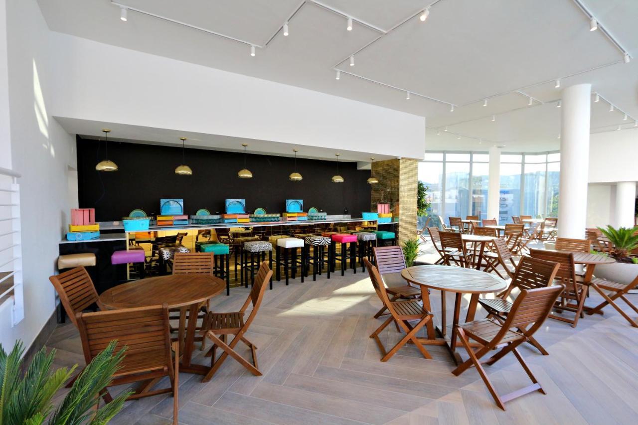 Hotel Sky Sandton โจฮันเนสเบิร์ก ภายนอก รูปภาพ