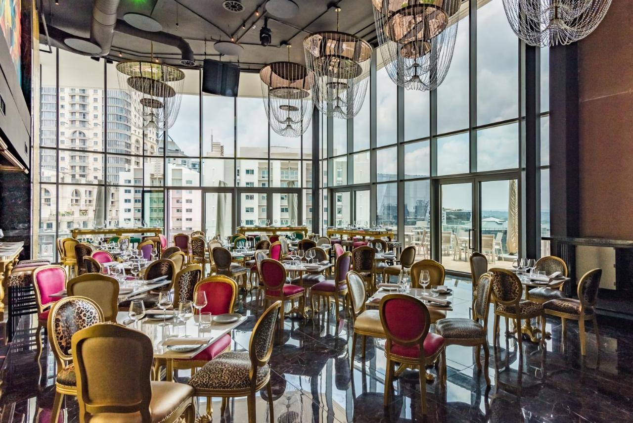 Hotel Sky Sandton โจฮันเนสเบิร์ก ภายนอก รูปภาพ