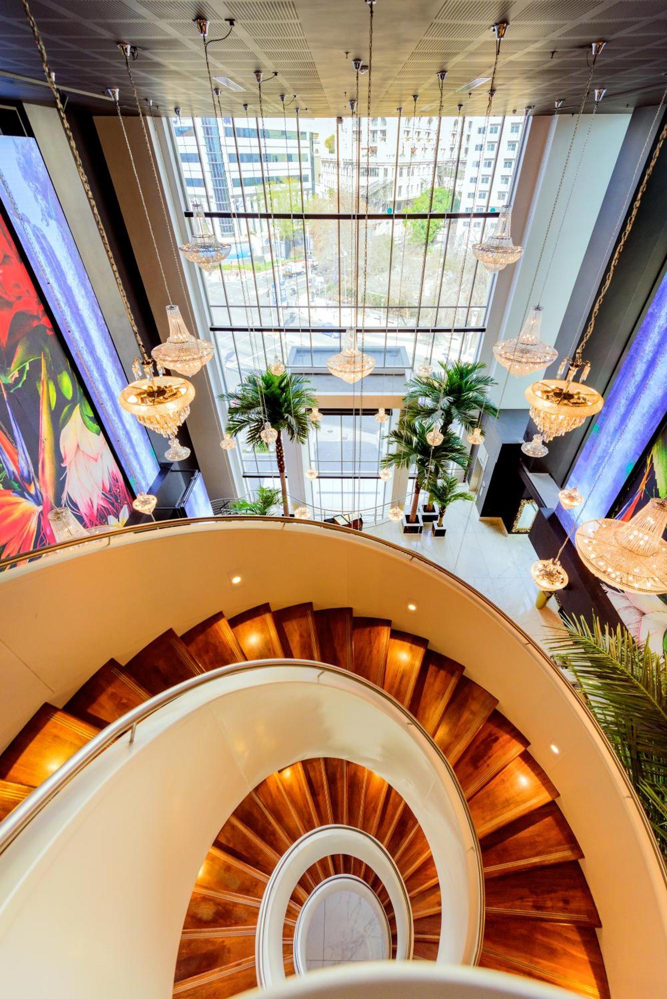 Hotel Sky Sandton โจฮันเนสเบิร์ก ภายนอก รูปภาพ