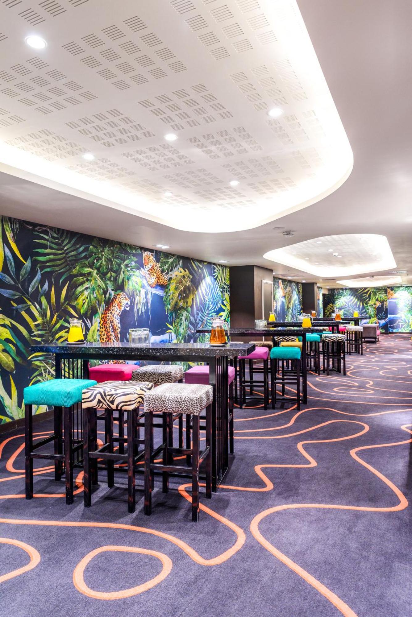 Hotel Sky Sandton โจฮันเนสเบิร์ก ภายนอก รูปภาพ