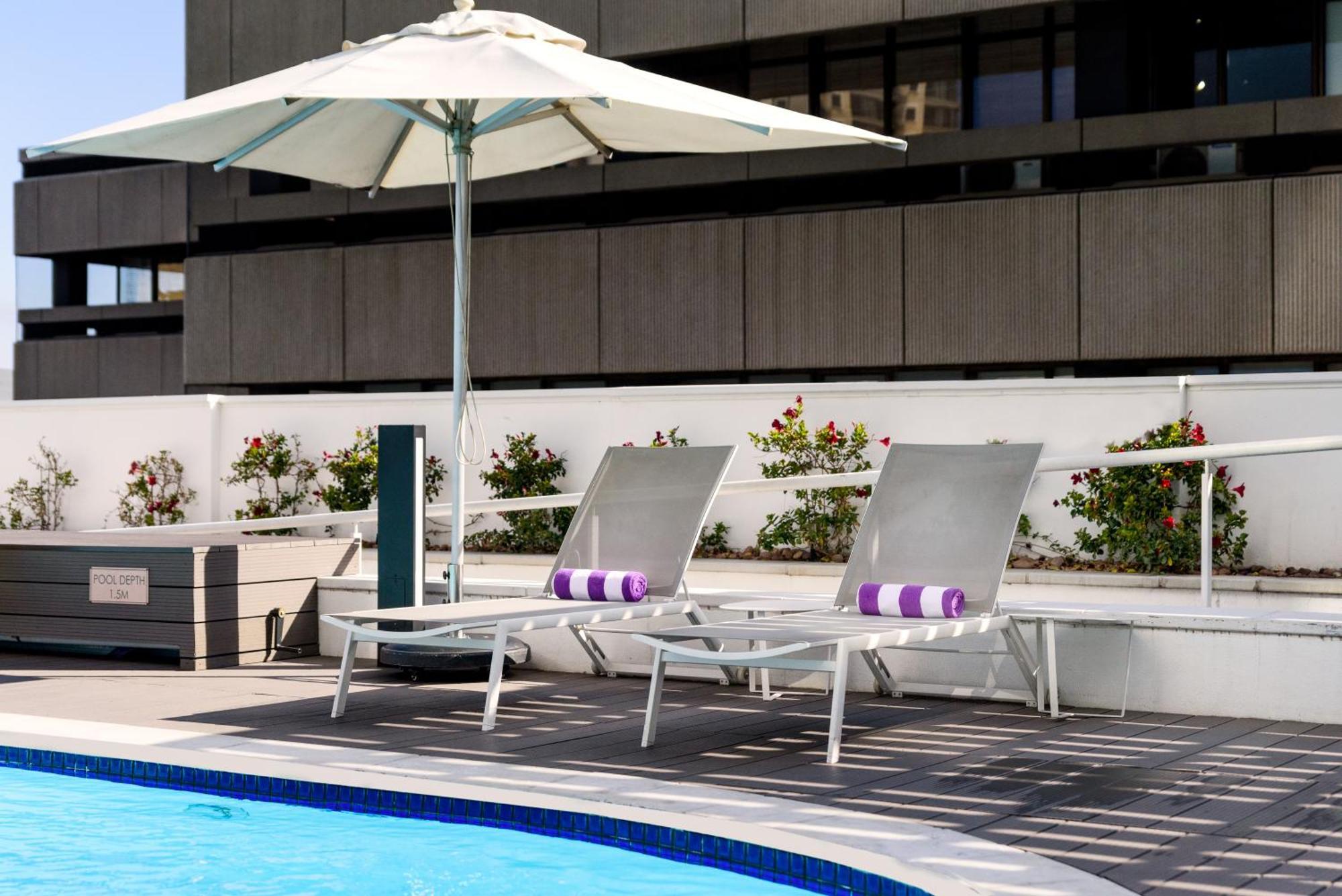 Hotel Sky Sandton โจฮันเนสเบิร์ก ภายนอก รูปภาพ